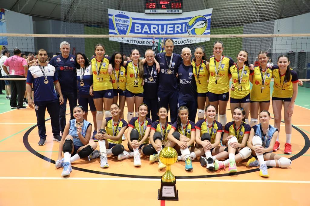 Base de Vôlei de Barueri encerra o ano com títulos, invencibilidade e renovação