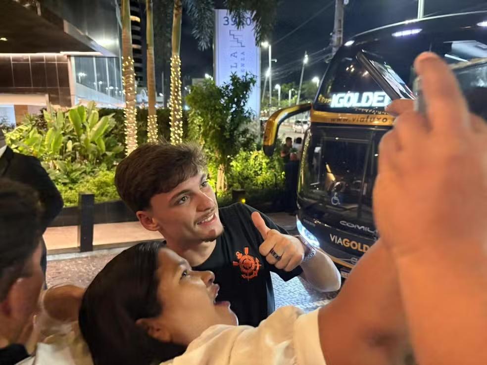 Corinthians chega a Fortaleza sem Garro, Yuri e Memphis; veja lista de relacionados