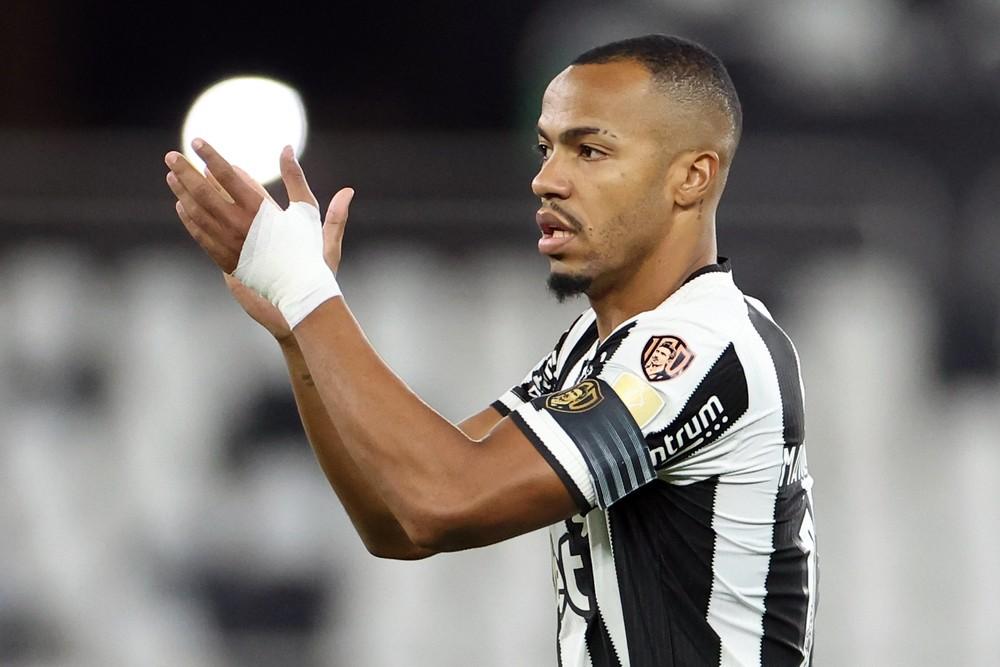 Marlon Freitas abre mão de percentual, e Botafogo e Palmeiras já trocam documentos para concluir o negócio