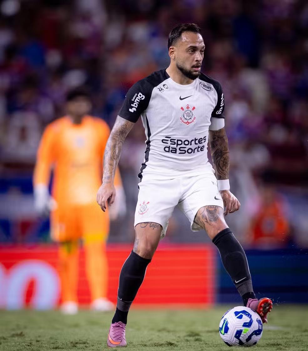 Maycon elogia garotos do Corinthians em derrota e afirma: 