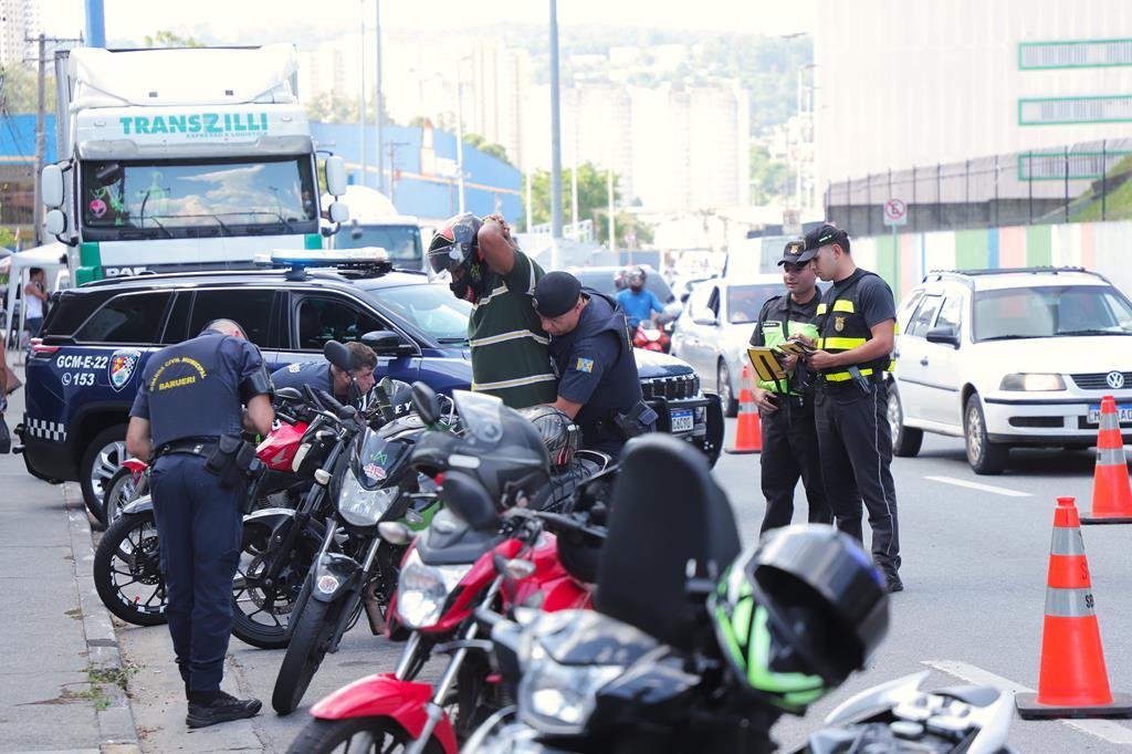 Barueri adota “tolerância zero” contra veículos com escapamentos adulterados