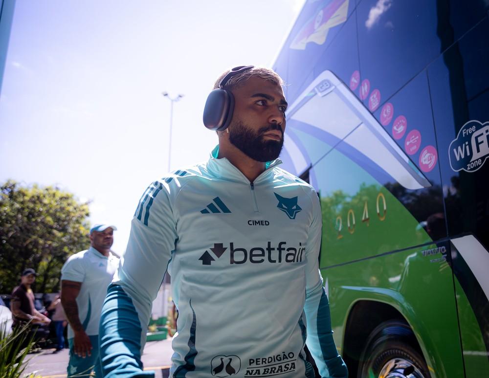 Central do Mercado: Gabigol no Santos, Arana no Fluminense e jogo duro do Botafogo por Savarino