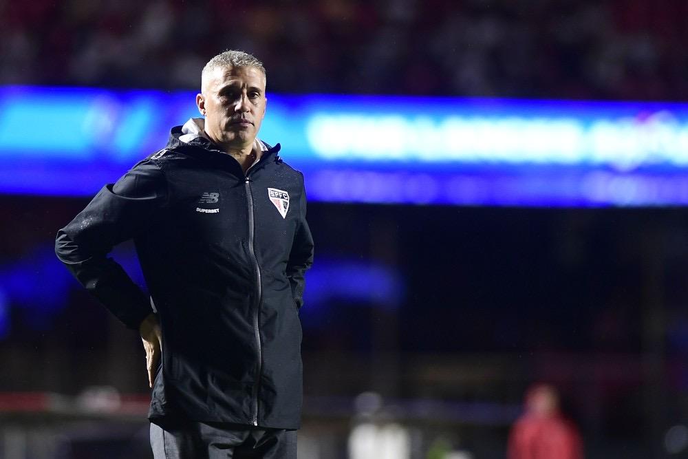 Crespo exalta espírito do São Paulo e diz que pode manter formação: 