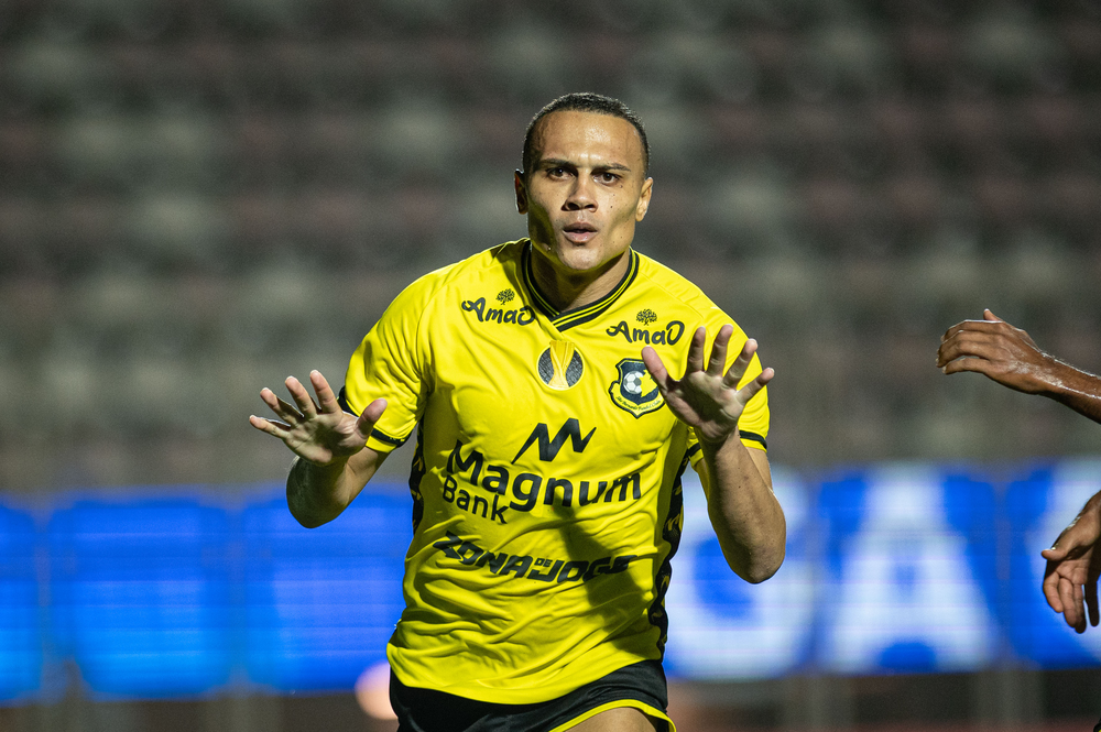 Ex-Corinthians e Vasco é suspenso por quatro anos por caso de doping