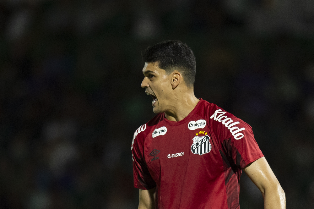 Gabriel Brazão desabafa após Santos sofrer empate no último lance: 