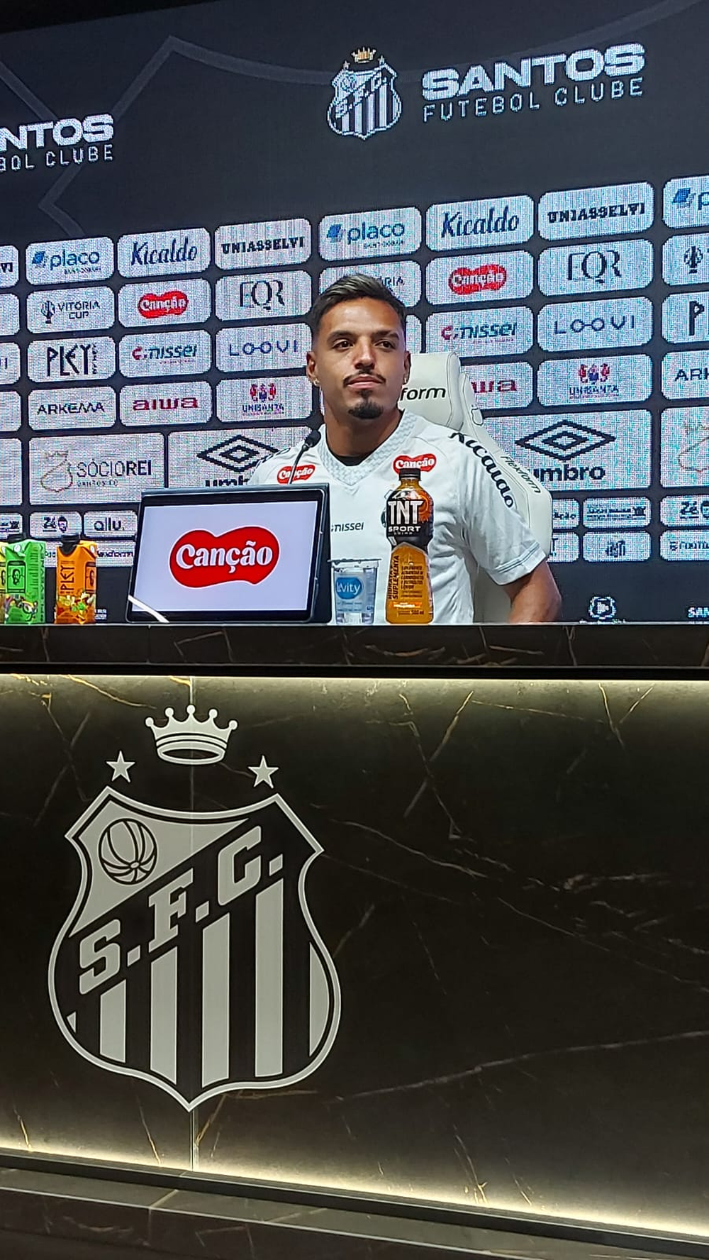 Gabriel Menino sonha em parceria com Neymar e revela lado torcedor do Santos: 