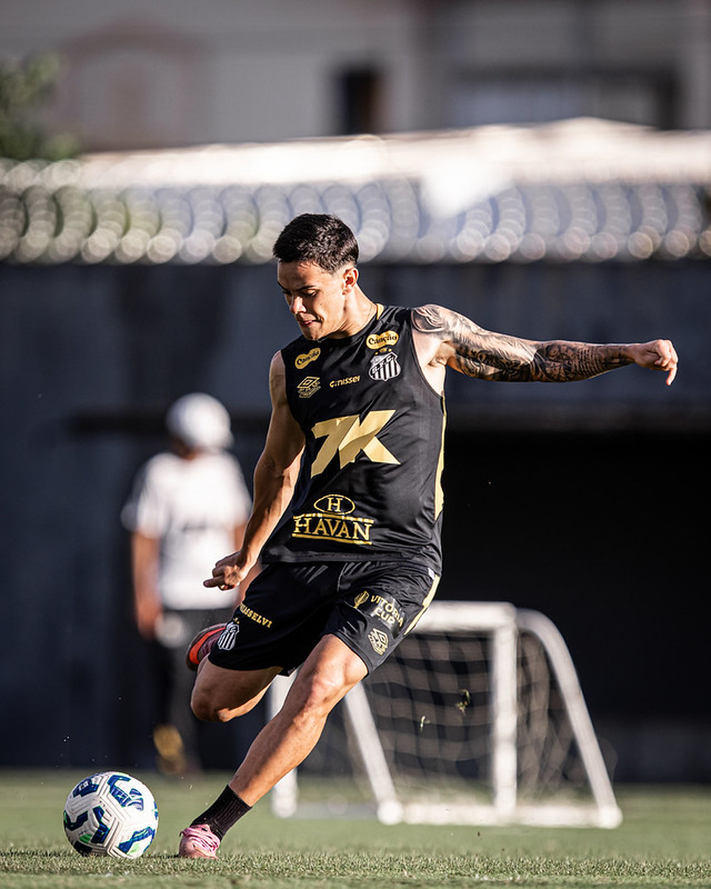 Santos negocia a venda de JP Chermont para o Ajax