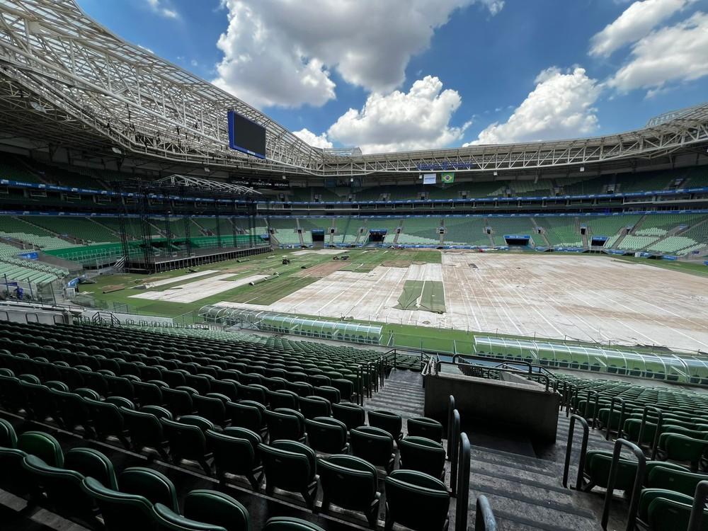 Veja como está a troca de gramado do estádio do Palmeiras