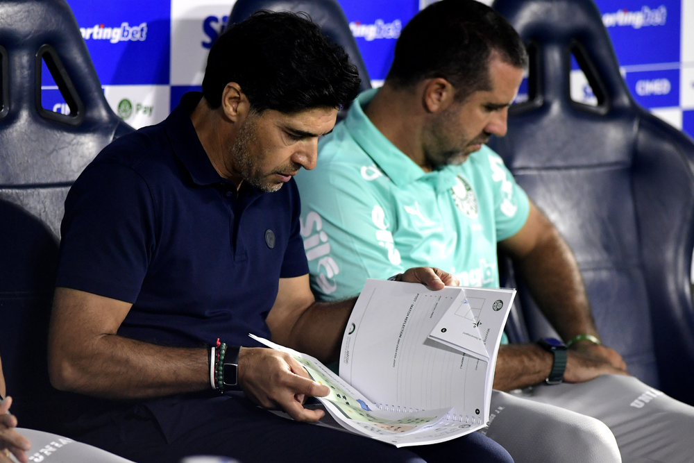 Abel elogia Palmeiras, mas alerta: 