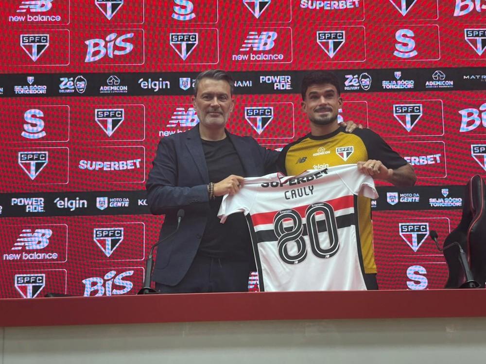 Cauly comenta relação com Ceni, mira retomada como meia no São Paulo e se diz pronto para estreia