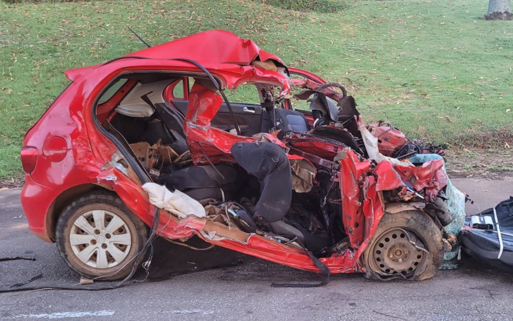 Cinco pessoas morrem em acidente entre carro e carreta na BR-414