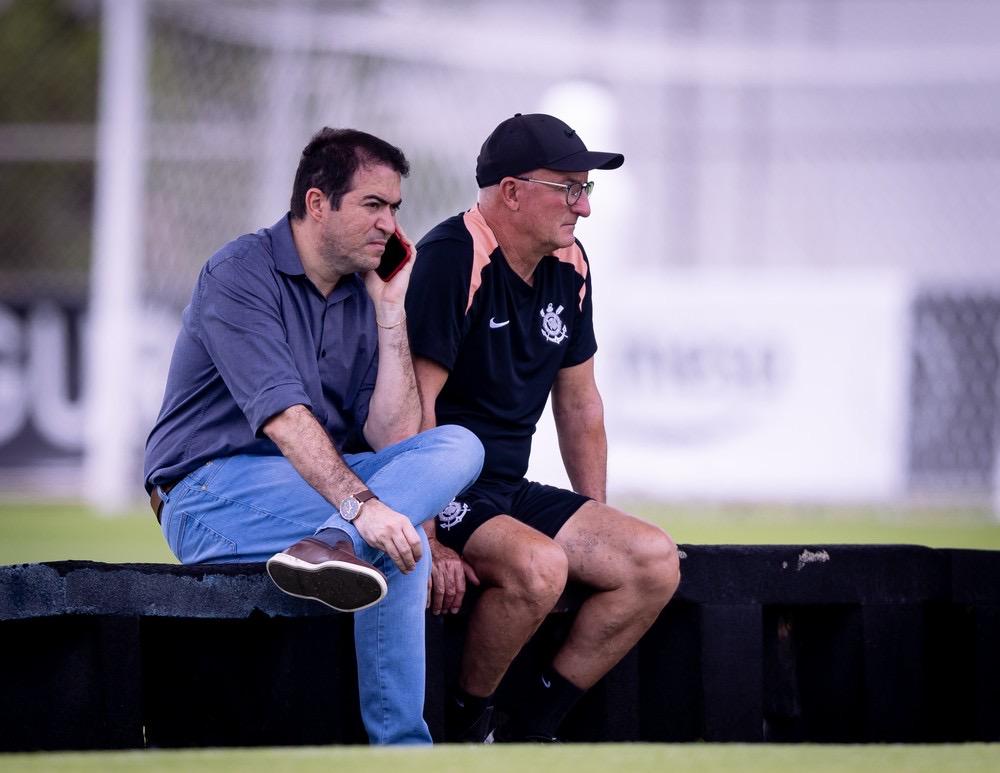 Corinthians prioriza acerto por dívida de Garro antes de negociar renovação com Memphis