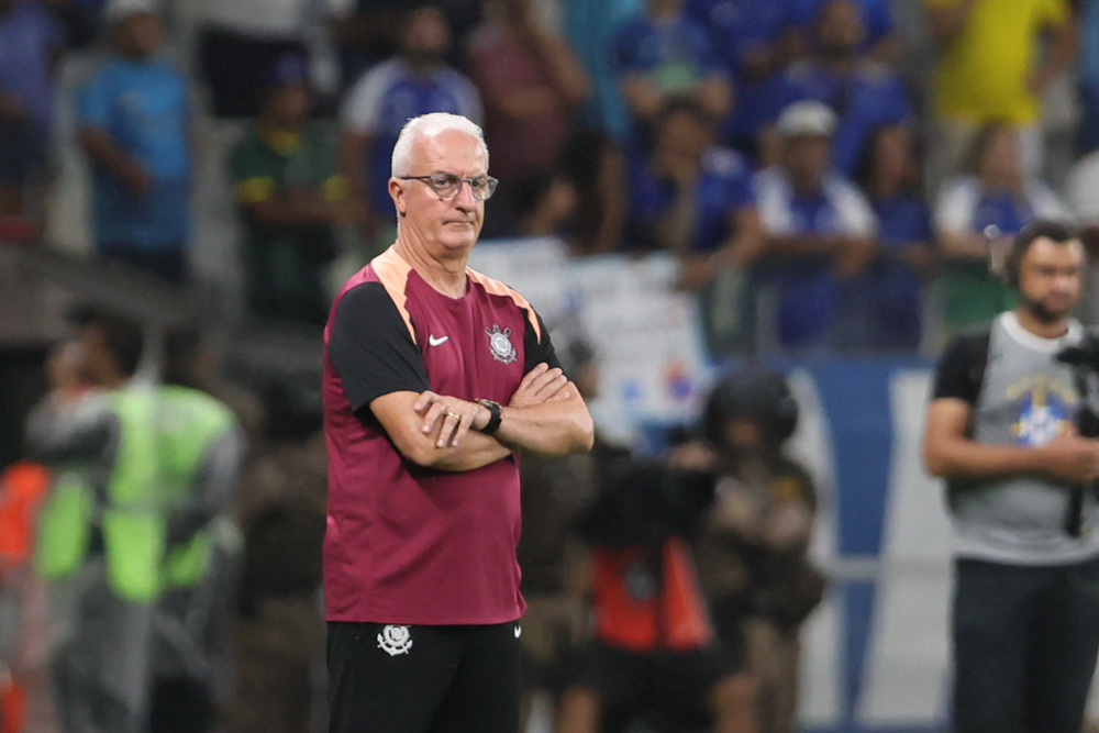 Dorival analisa empate do Corinthians e ironiza sequência de jogos: 