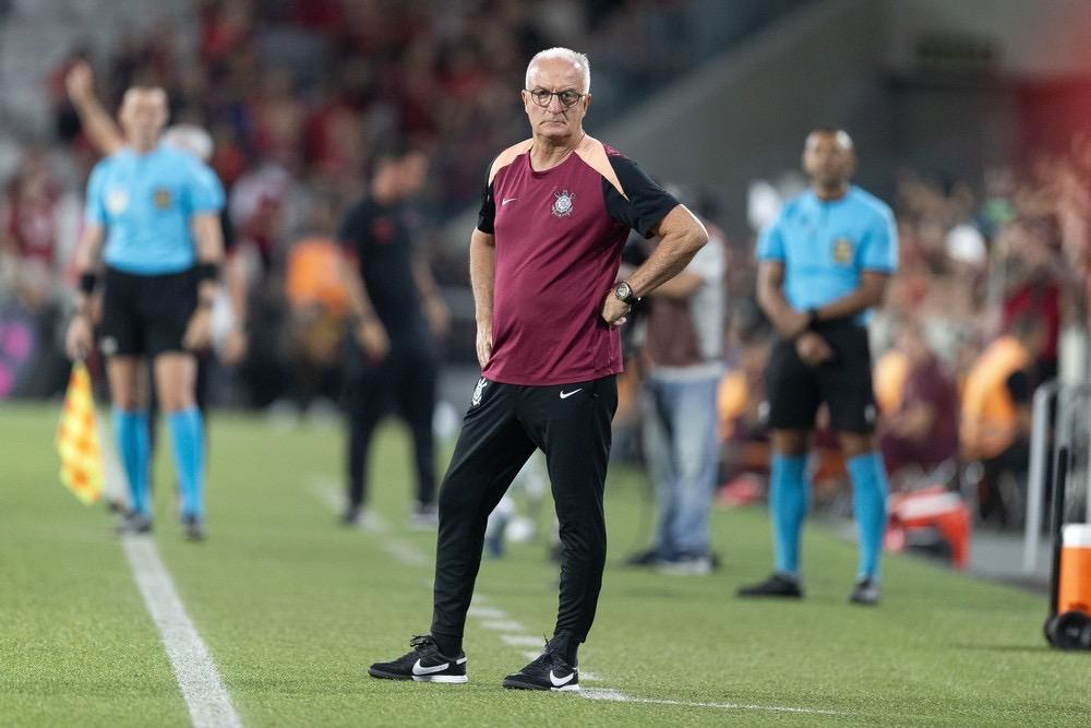 Dorival valoriza vitória do Corinthians, mas faz alerta para o Paulistão: 