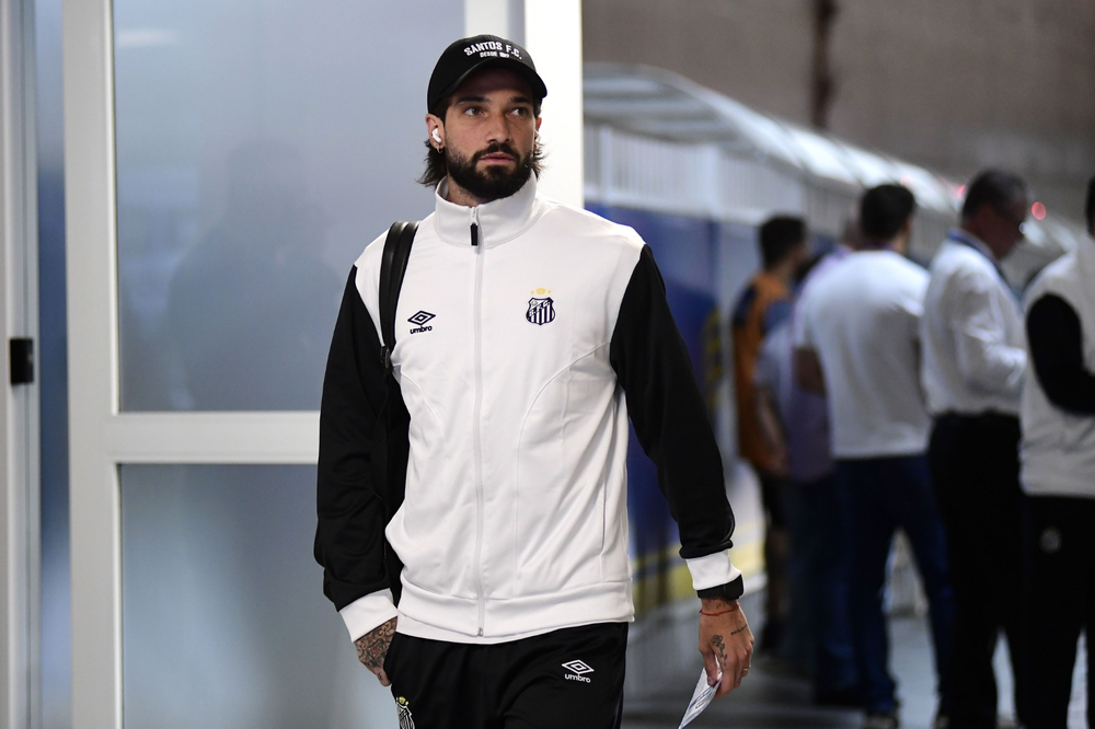 Lautaro recebe consultas de rivais, mas diretor do Santos breca saída e elogia: 