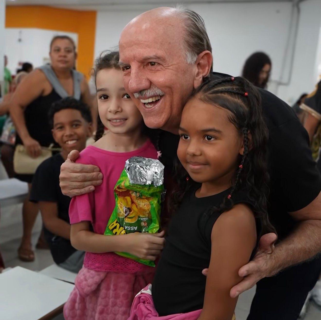 O Prefeito de Barueri Beto Piteri participou no último sábado (7) da reunião de pais em escola no Parque Imperial