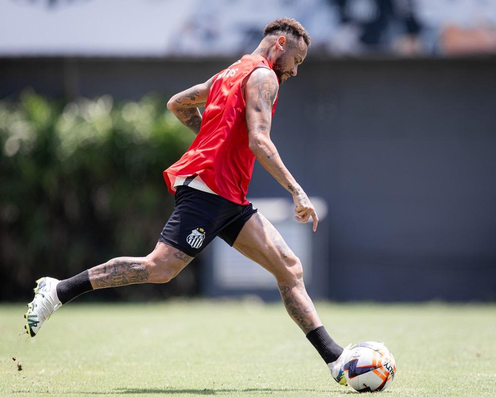 Santos está otimista, mas retorno de Neymar depende de último treino antes de pegar o Noroeste