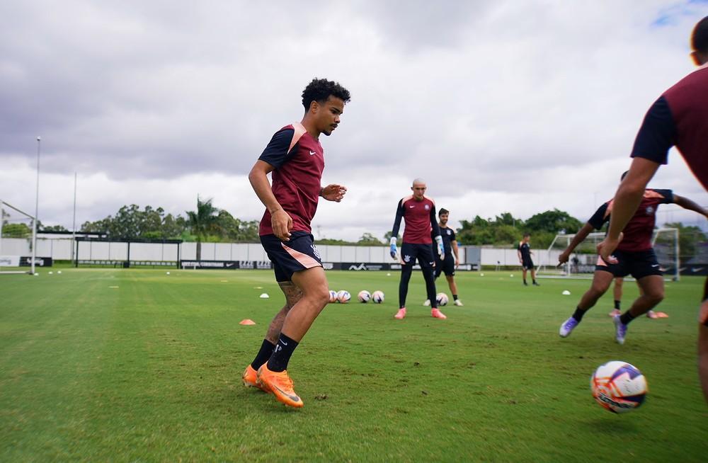 Treino do Corinthians: Kaio César faz trabalhos parciais em início de preparação para semifinal