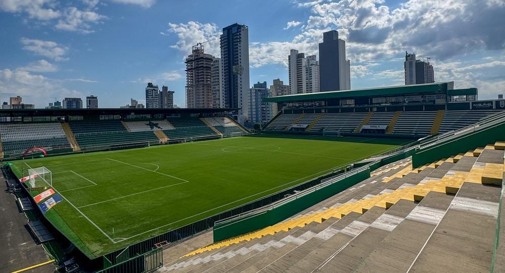 Bahia vence o Bragantino, amplia invencibilidade e continua no G-4