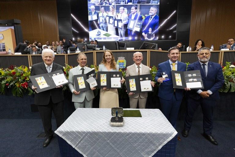 Lançamento de selo comemorativo marca 77 anos de Barueri