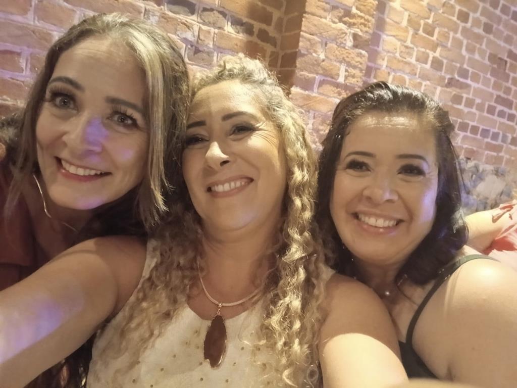 Na direção certa: irmãs motoristas de caminhão ajudam a mover Barueri