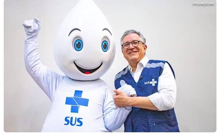 Padilha convoca sociedade para Dia D de vacinação contra influenza.