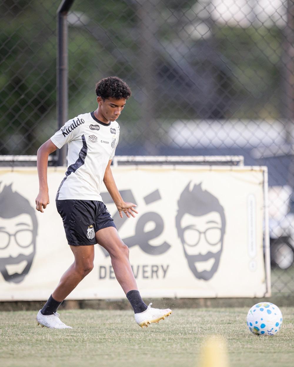 Santos se reapresenta com Neymar e reforço; Robinho Jr. treina após impasse