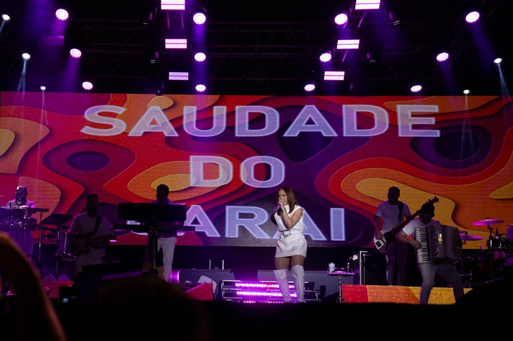 Show de Mari Fernandez encerra festividades do 77º aniversário de Barueri