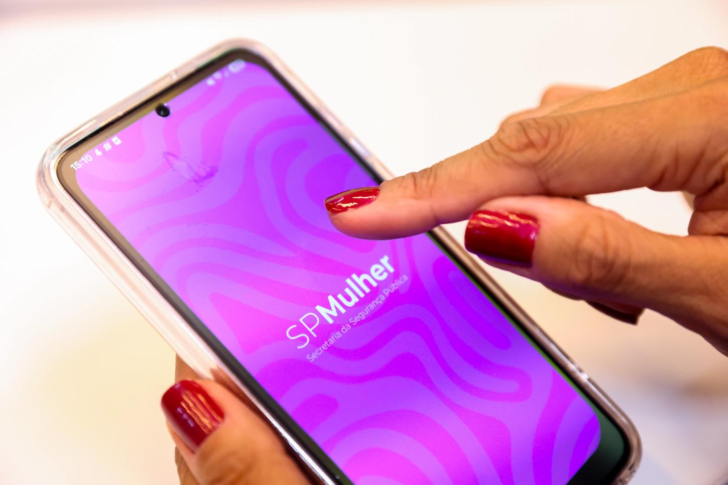 ‘Baixaço’ convida população para fazer o download do app SP Mulher Segura; conheça a ferramenta