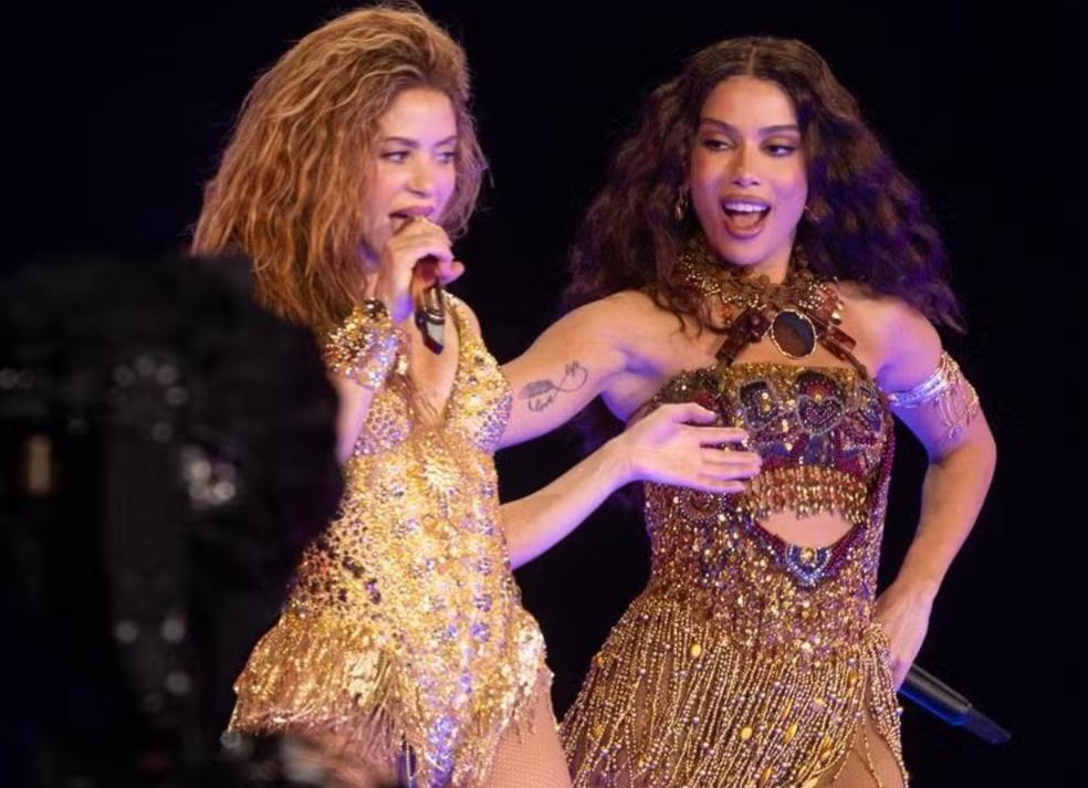 Combinando looks, Ivete Sangalo sobe ao palco com Shakira em Copacabana