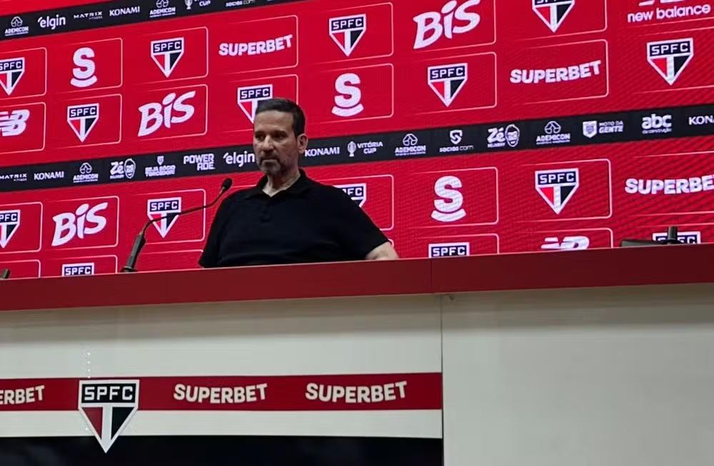 Conselho do São Paulo cancela reunião que votaria afastamento de Olten