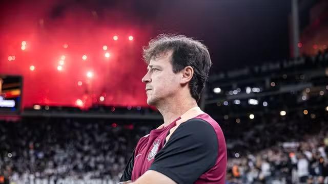 Corinthians sobra contra o Peñarol e segue 100% na Libertadores