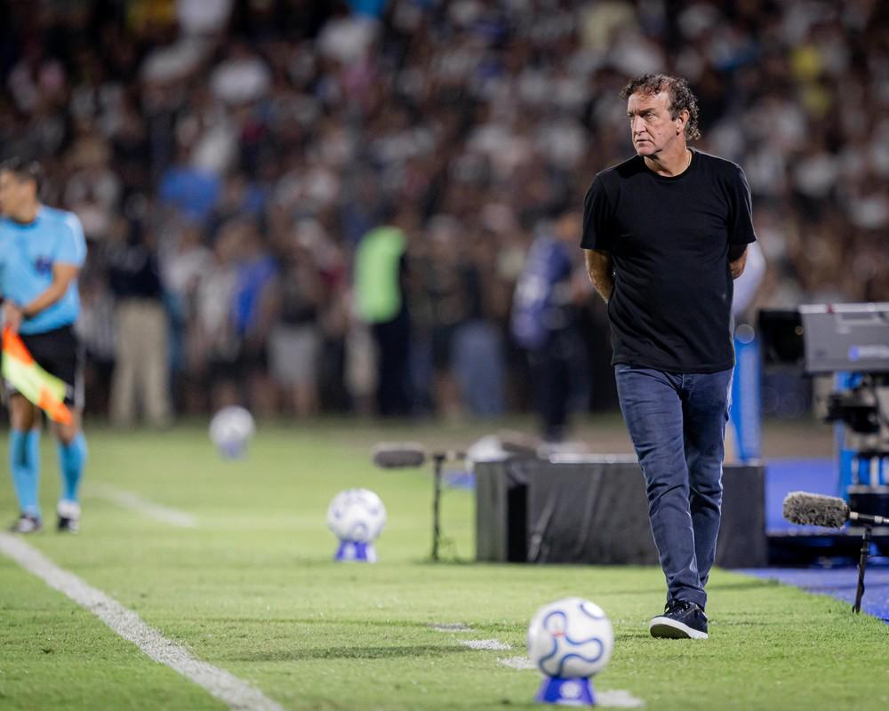 Cuca critica Gabigol e lamenta confusão entre Neymar e Robinho Jr. no Santos: 
