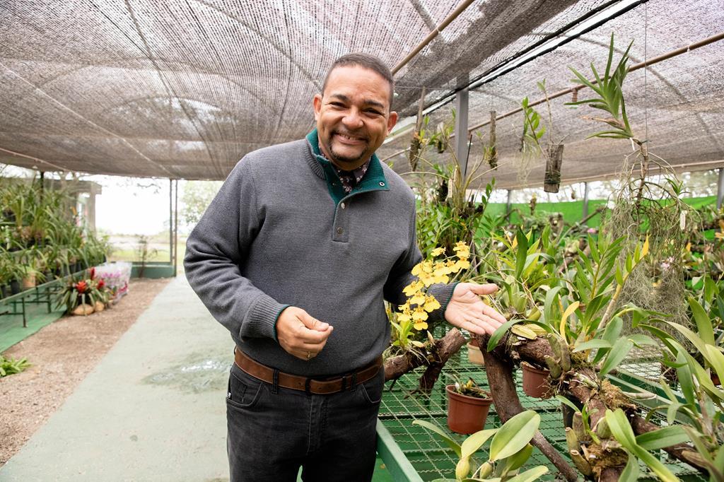Curso gratuito forma 20 novos apaixonados por orquídeas em Barueri