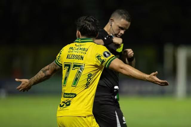 Destaque em vitória, Alesson desfalcará o Mirassol no próximo jogo da Libertadores