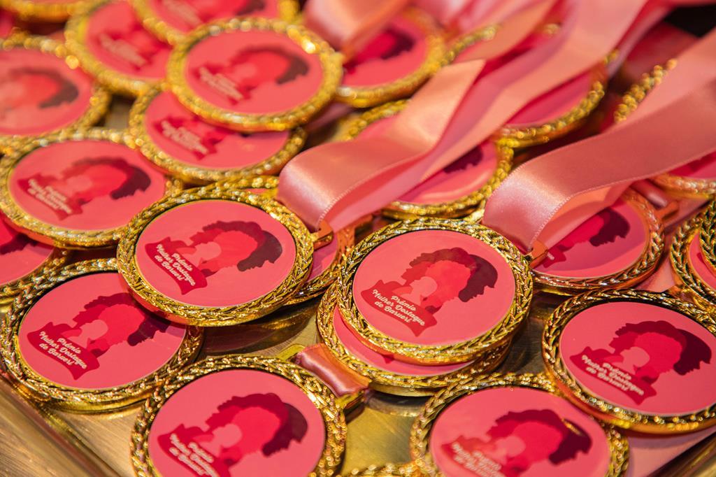 Emoção, homenagens e valorização feminina marcaram a 7ª edição do Prêmio Mulher Destaque Barueri