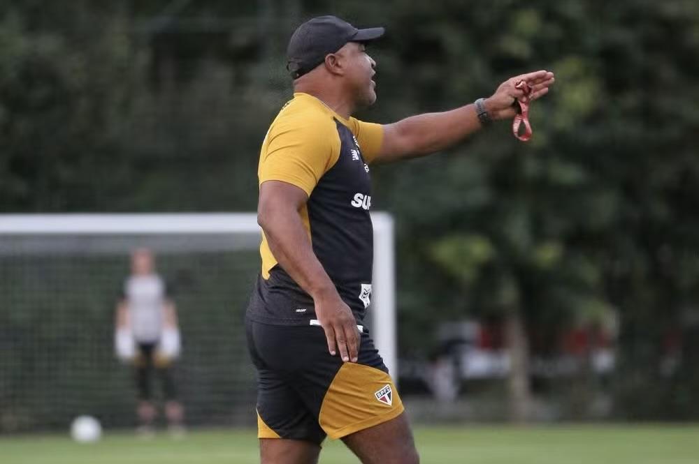 Escalação do São Paulo: Bobadilla volta e diminui lista de desfalques para clássico
