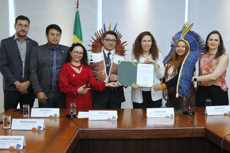 Governo do Brasil destina três milhões de hectares de terras devolutas para reservas indígenas
