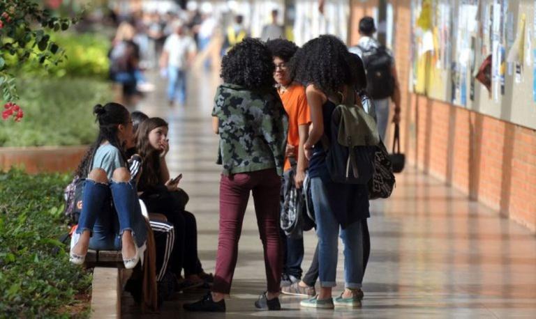Governo do Brasil disponibiliza 670 vagas em cursos gratuitos de para mulheres e pessoas negras