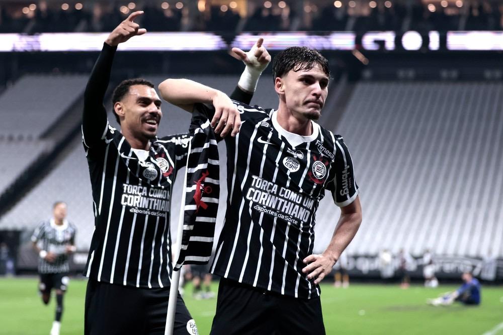 Não é só Yuri Alberto: Corinthians também tem acordo com Hugo Souza para negociação