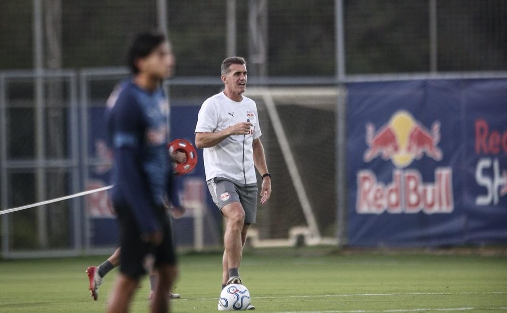 Provável escalação: Bragantino encerra preparação para enfrentar o Blooming