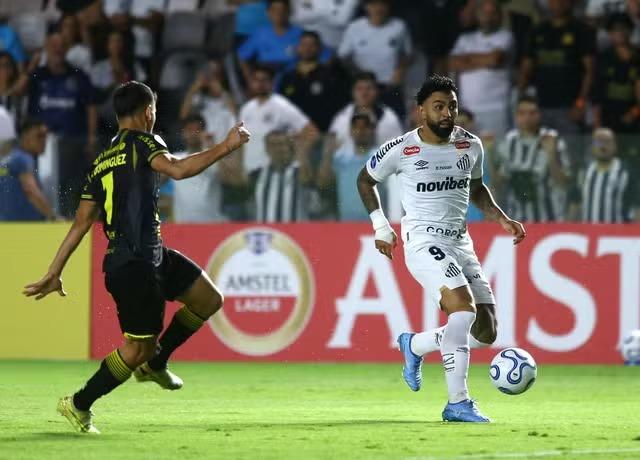 Recoleta-PAR x Santos: torcedores esgotam ingressos para jogo na fronteira com o Brasil