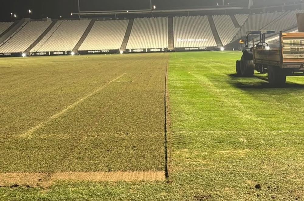 Corinthians inicia troca do gramado da Neo Química Arena durante pausa para Copa