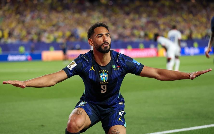 Matheus Cunha justifica retorno ao time titular da seleção com gols e atuação decisiva