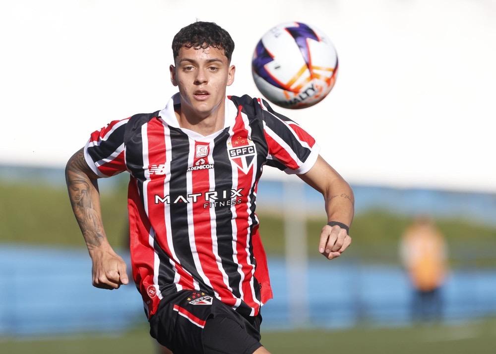 São Paulo usa pausa para a Copa para acelerar integração de jovens ao profissional