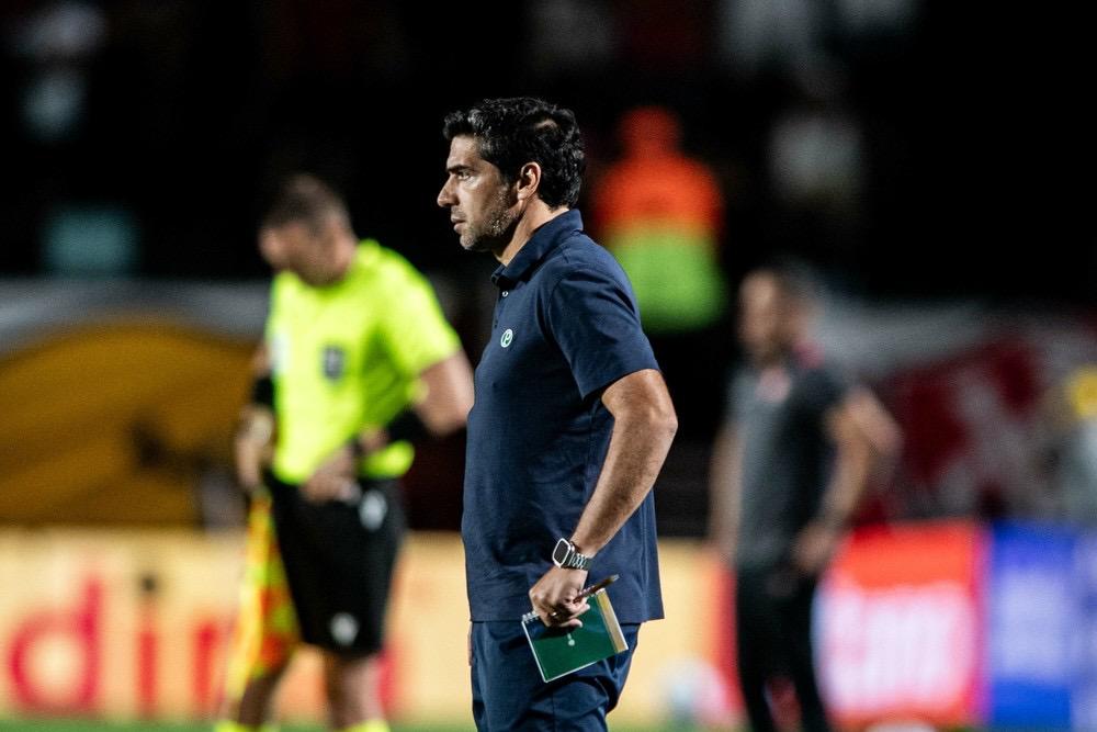Abel analisa arbitragem polêmica de Vitória x Palmeiras: 