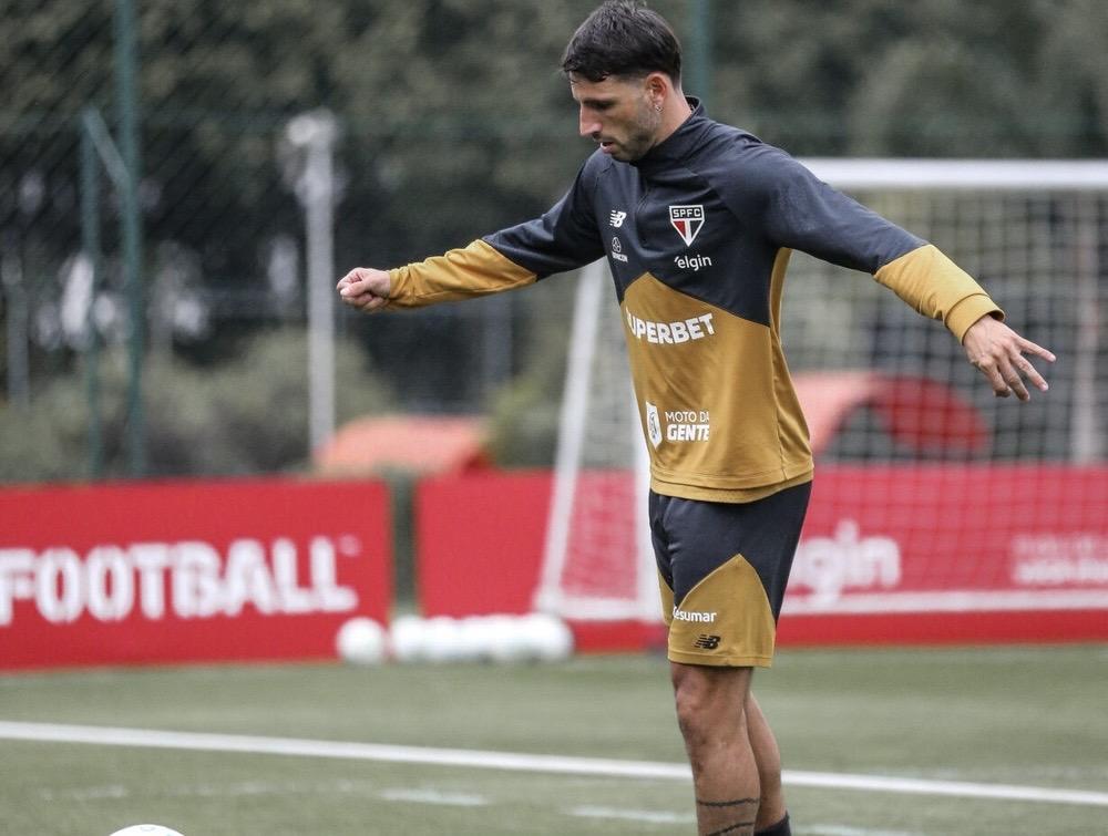 Elenco do São Paulo volta a treinar depois de dois dias de folga