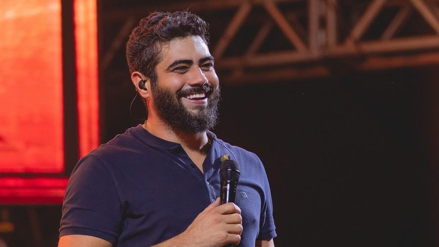 Henrique, da dupla com Juliano, passa por cirurgia e shows são cancelados; saiba detalhes