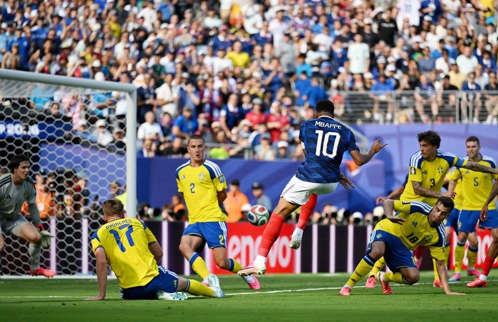 Mbappé passa Leônidas e Ronaldo Fenômeno e se torna o maior artilheiro em mata-matas da Copa
