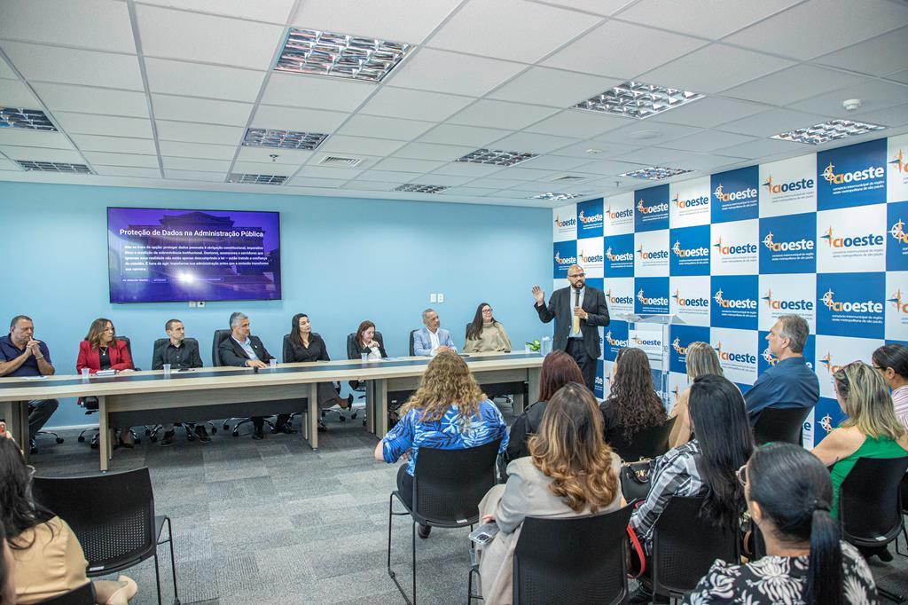 Proteção de dados na gestão pública é destaque em evento do Cioeste